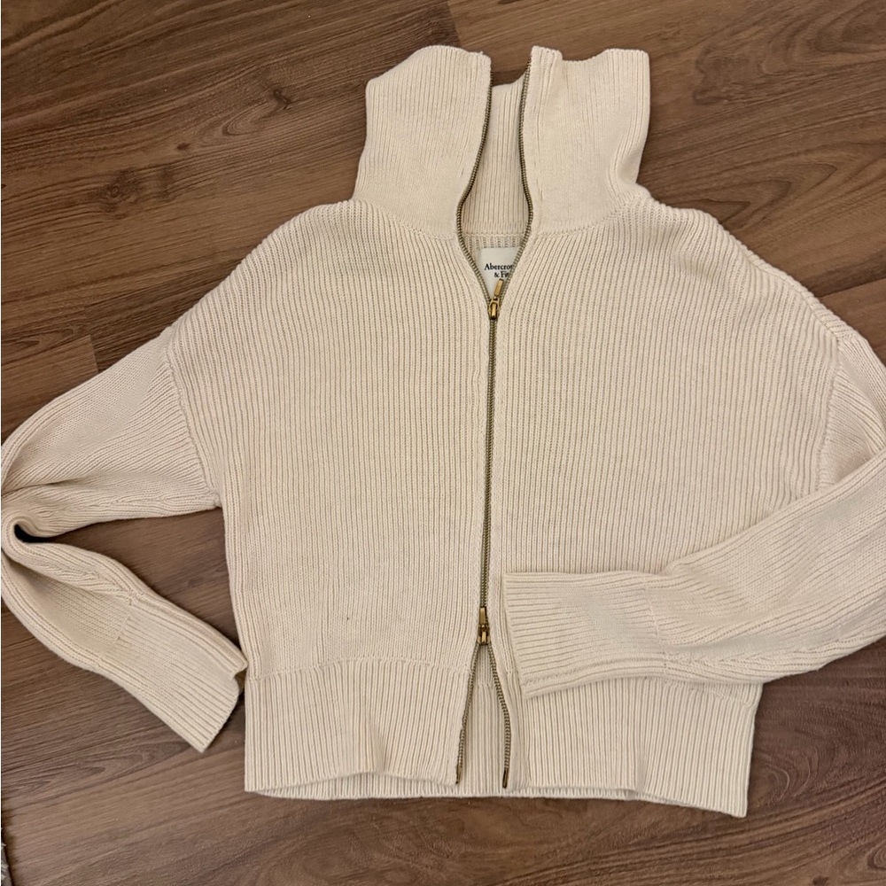 Abercrombie Cream Zip-Up Sweater